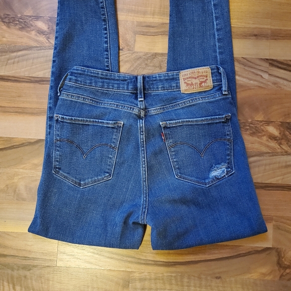 Levi Jeans - Picture 2 of 3